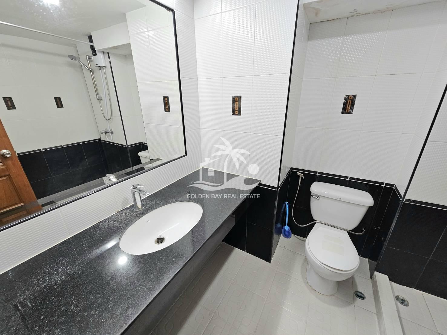 Sombat Pattaya Condotel – Pratumnak Hill