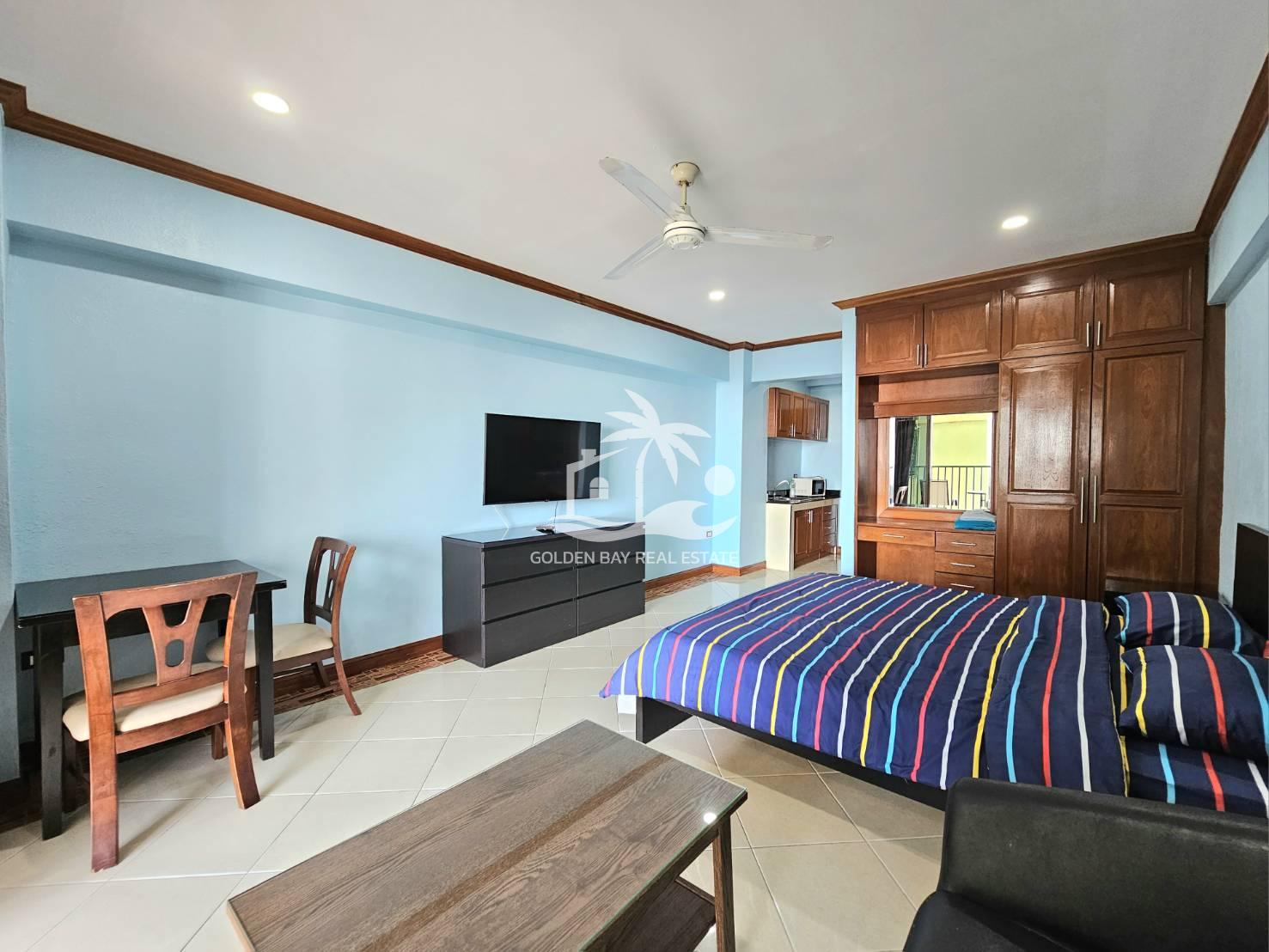 Sombat Pattaya Condotel – Pratumnak Hill