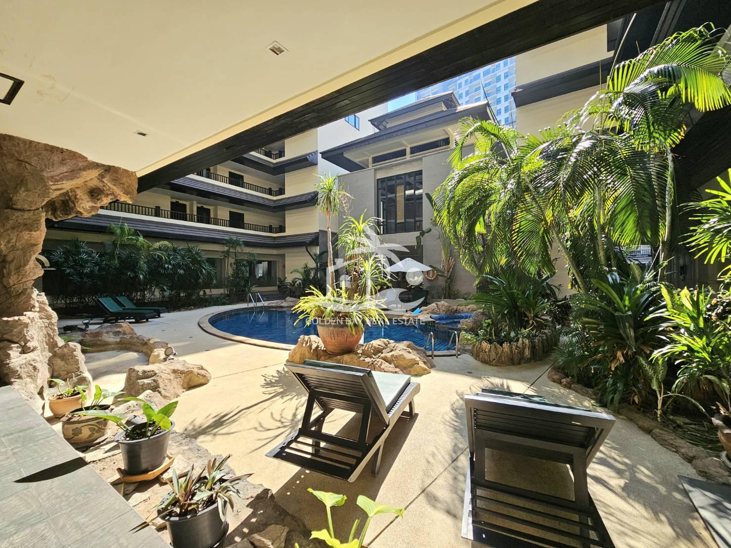Nirvana Place – Pratumnak Hill