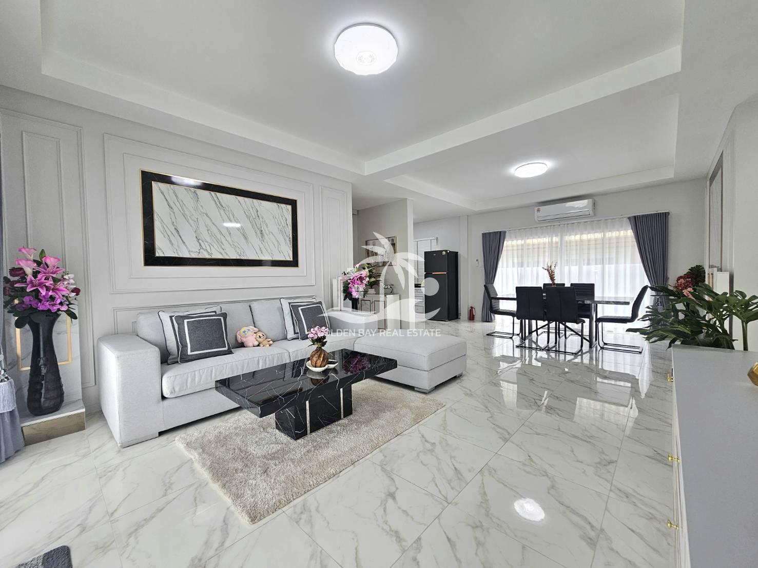 1518408_0 Green Field Villas 3 – East Pattaya