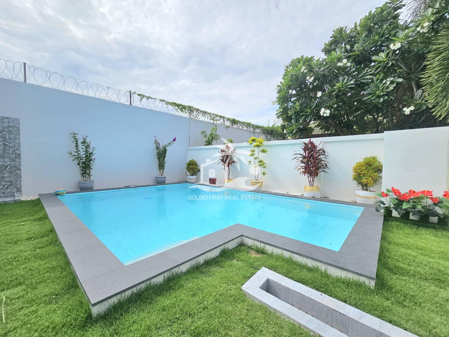 1518432_0 Green Field Villas 3 – East Pattaya