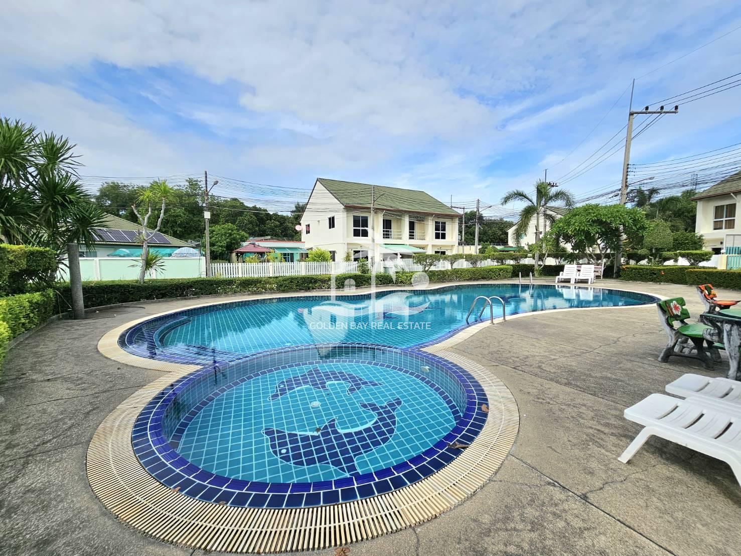 1518435_0 Green Field Villas 3 – East Pattaya