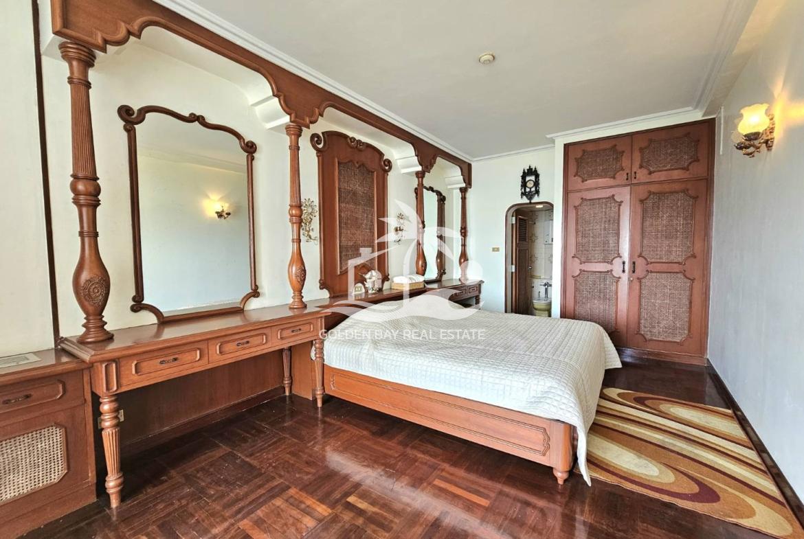 Siam Penthouse III – Wongamat