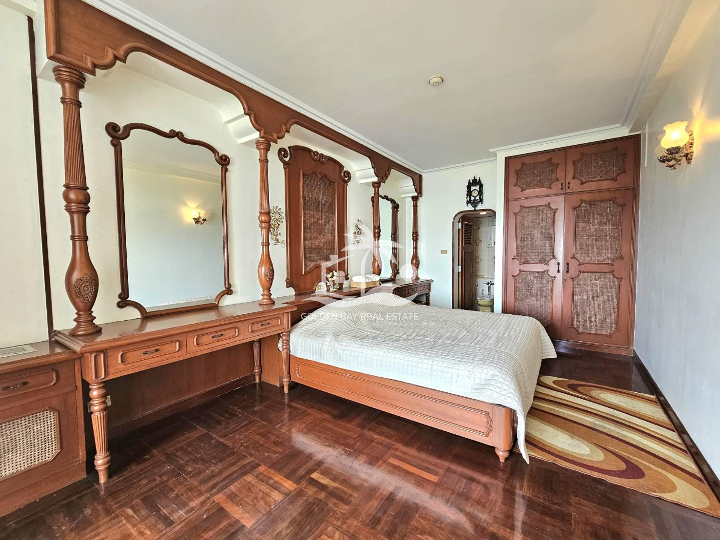 Siam Penthouse III – Wongamat
