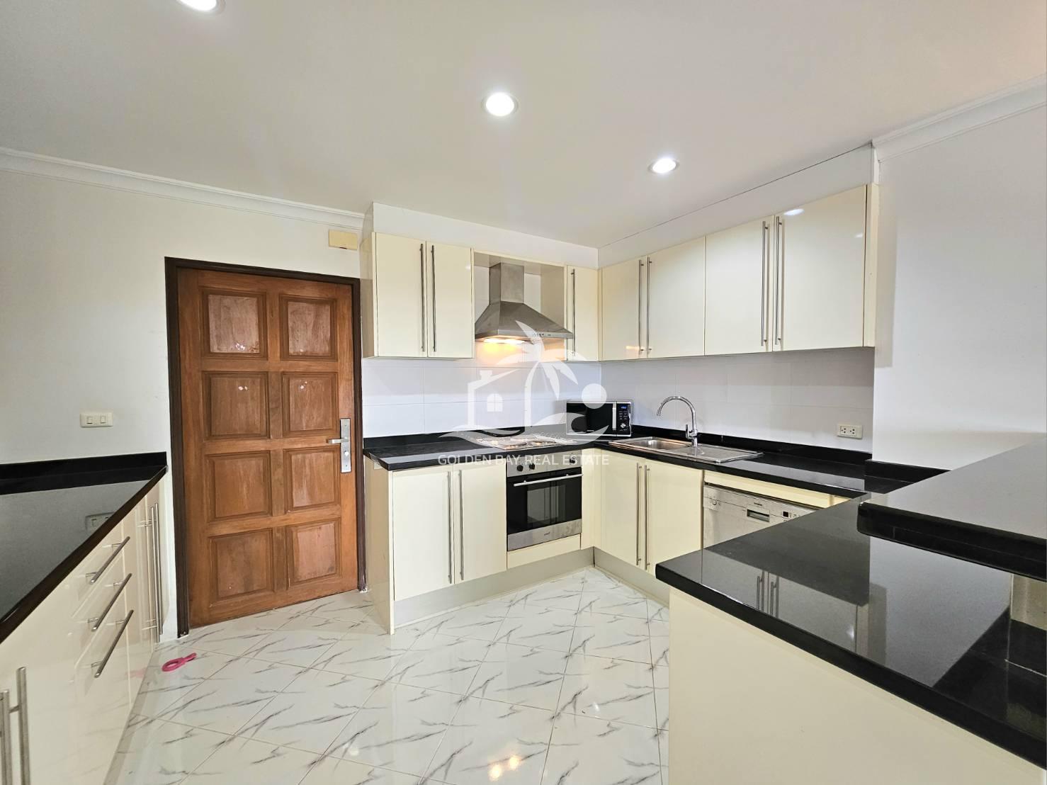 Royal Residence – Baan Amphur