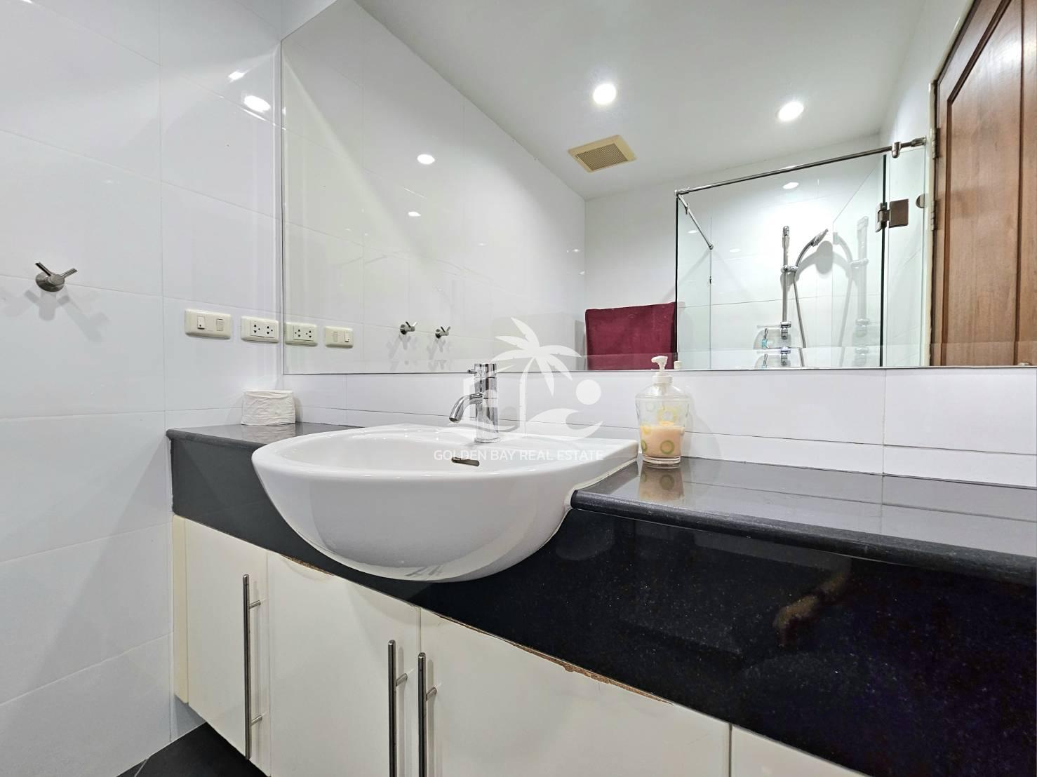 Royal Residence – Baan Amphur