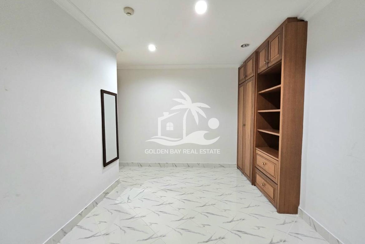 Royal Residence – Baan Amphur