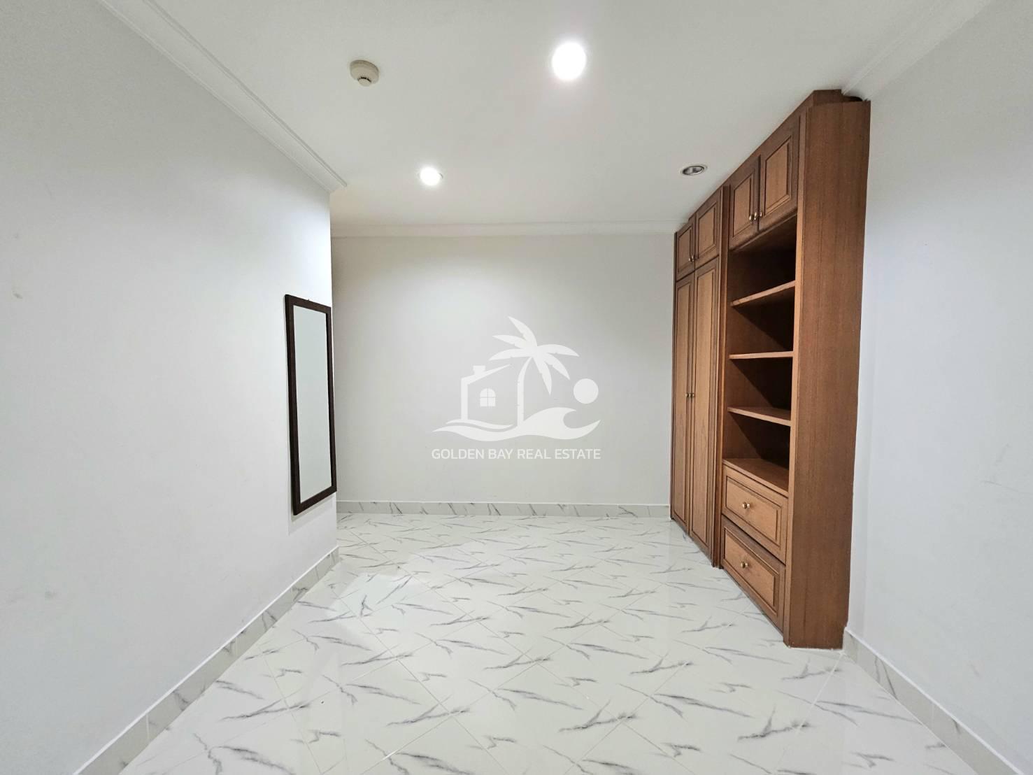 Royal Residence – Baan Amphur