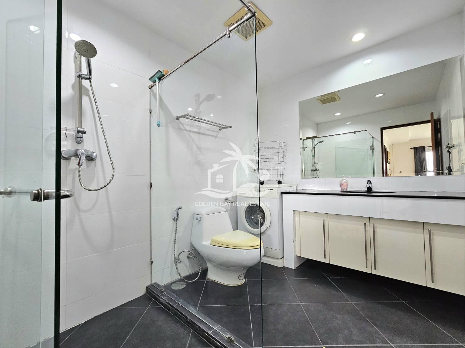 Royal Residence – Baan Amphur