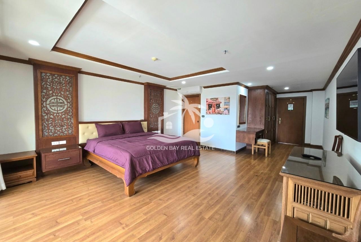 Nirvana Place – Pratumnak Hill