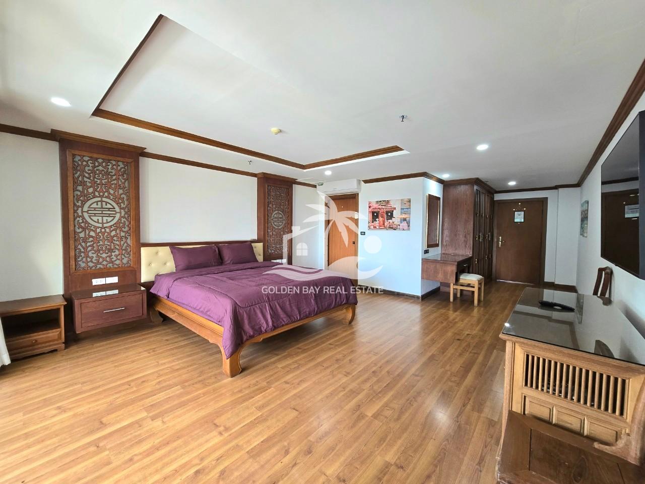 Nirvana Place – Pratumnak Hill
