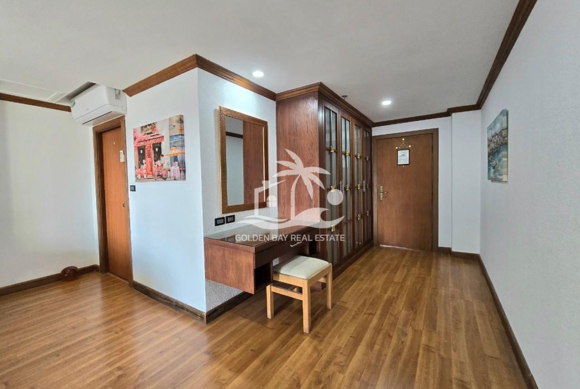 Nirvana Place – Pratumnak Hill