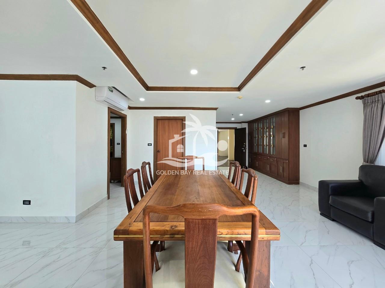 Nirvana Place – Pratumnak Hill