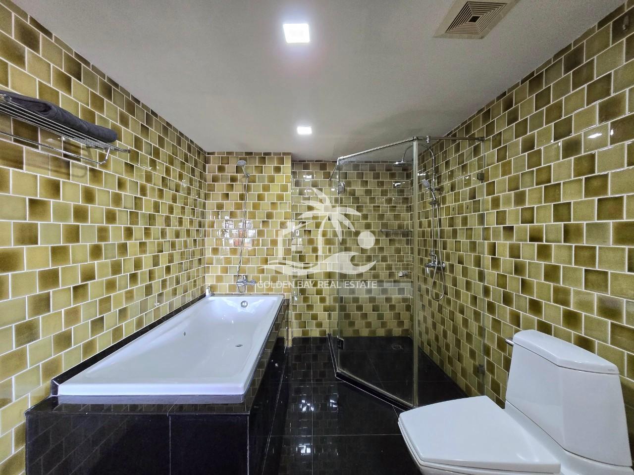 Nirvana Place – Pratumnak Hill