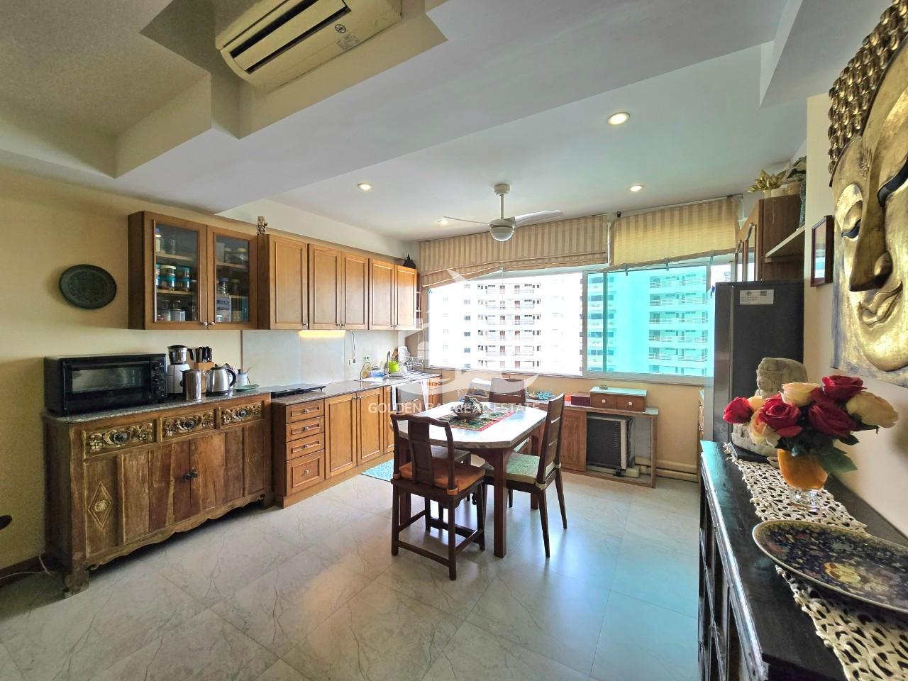 Jomtien Complex – Jomtien