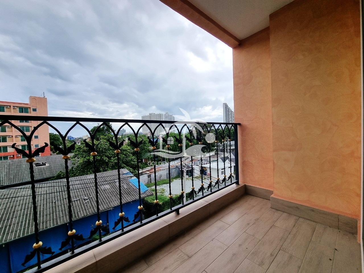 Seven Seas – Jomtien