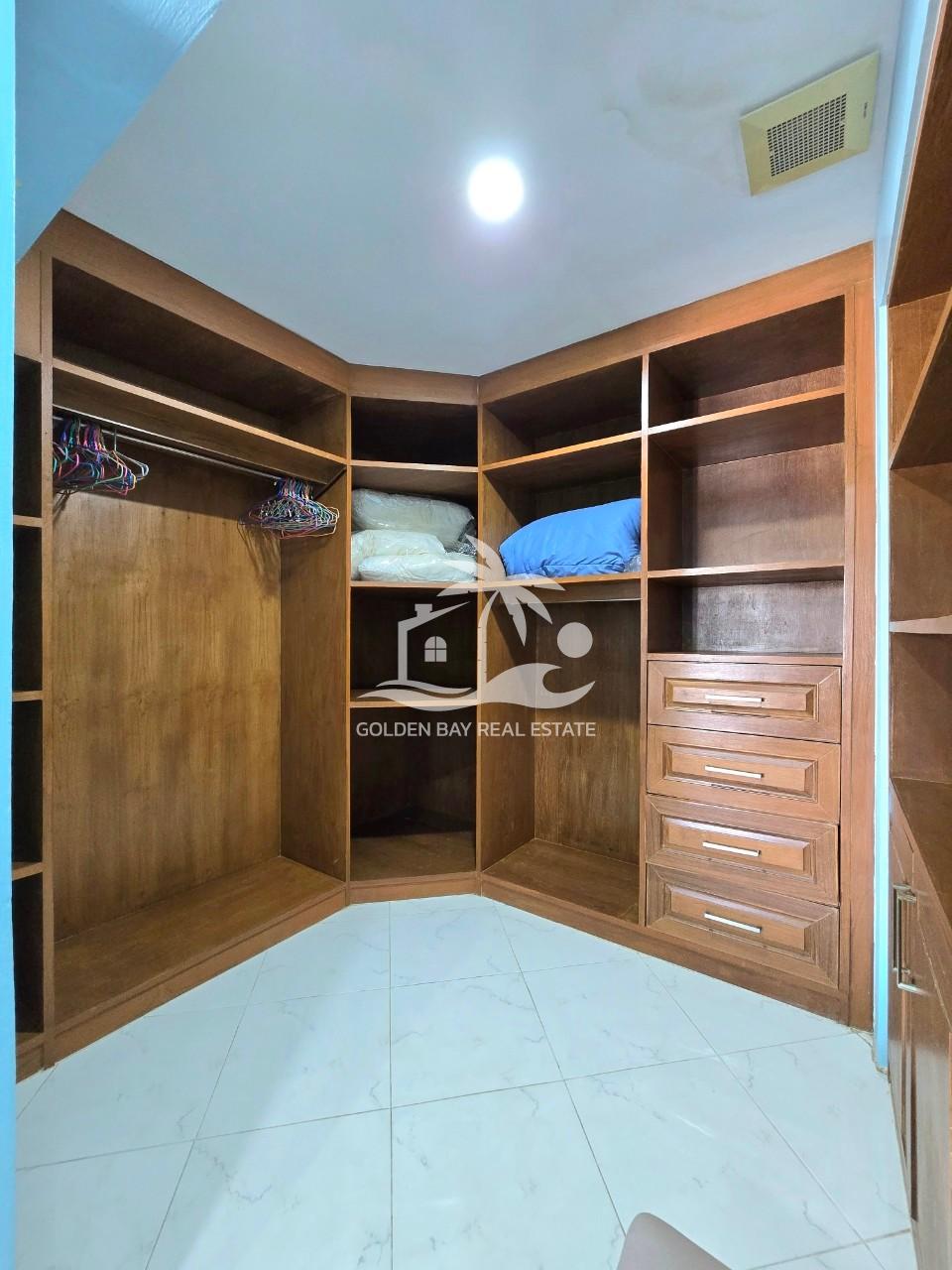 Sombat Pattaya Condotel – Pratumnak Hill
