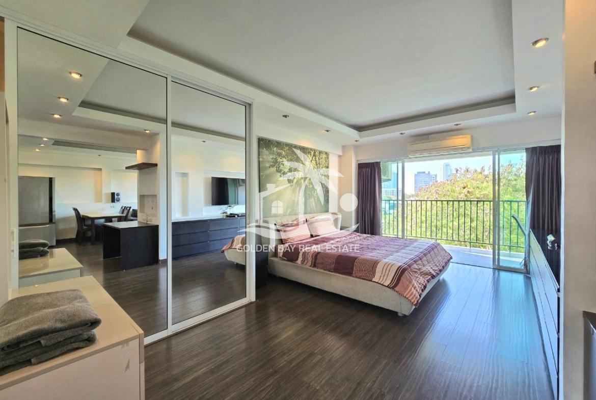 Sombat Pattaya Condotel – Pratumnak Hill