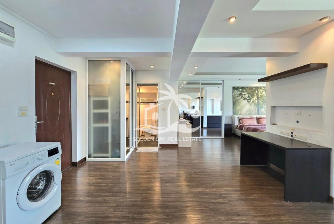 Sombat Pattaya Condotel – Pratumnak Hill