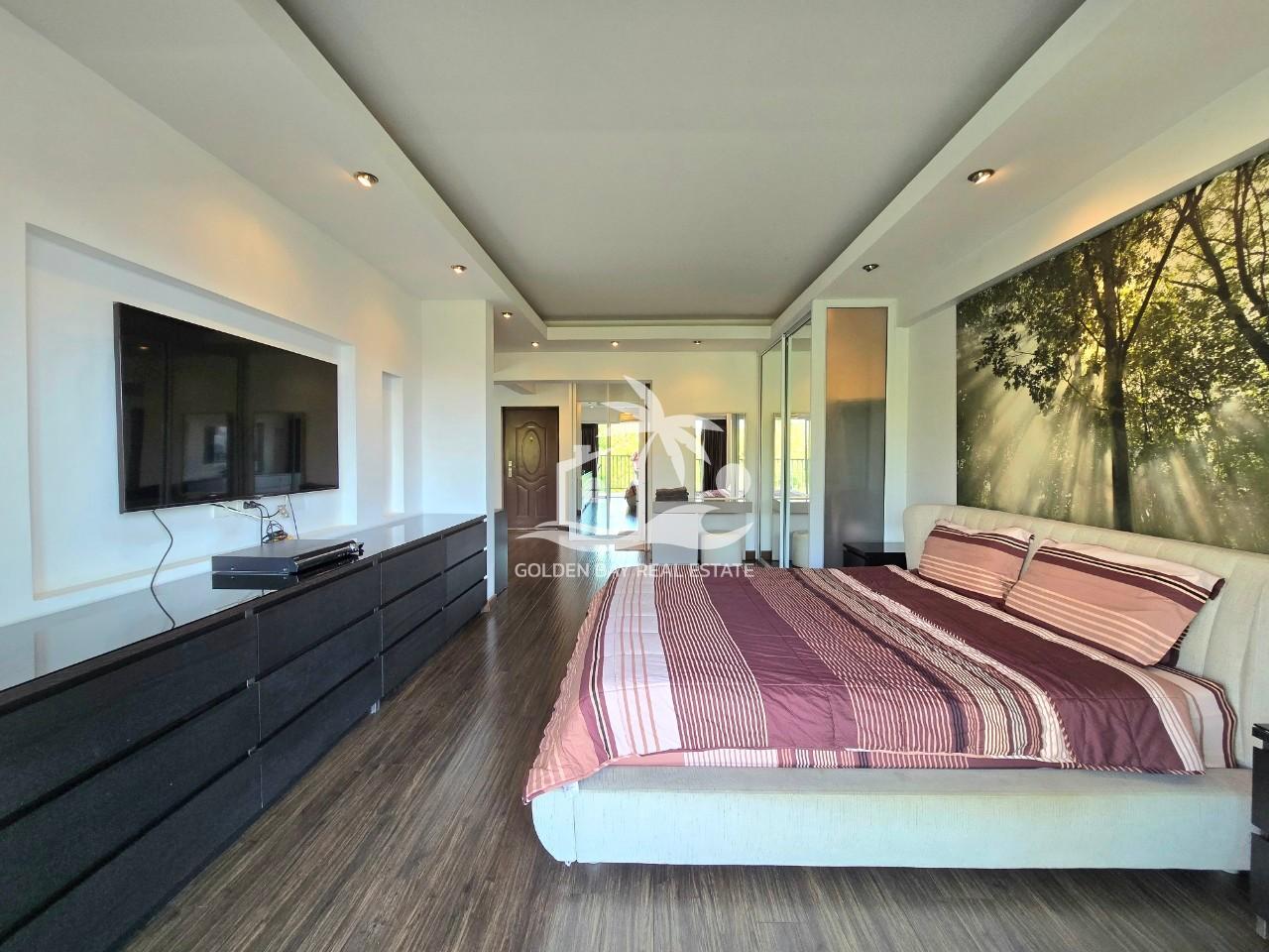 Sombat Pattaya Condotel – Pratumnak Hill