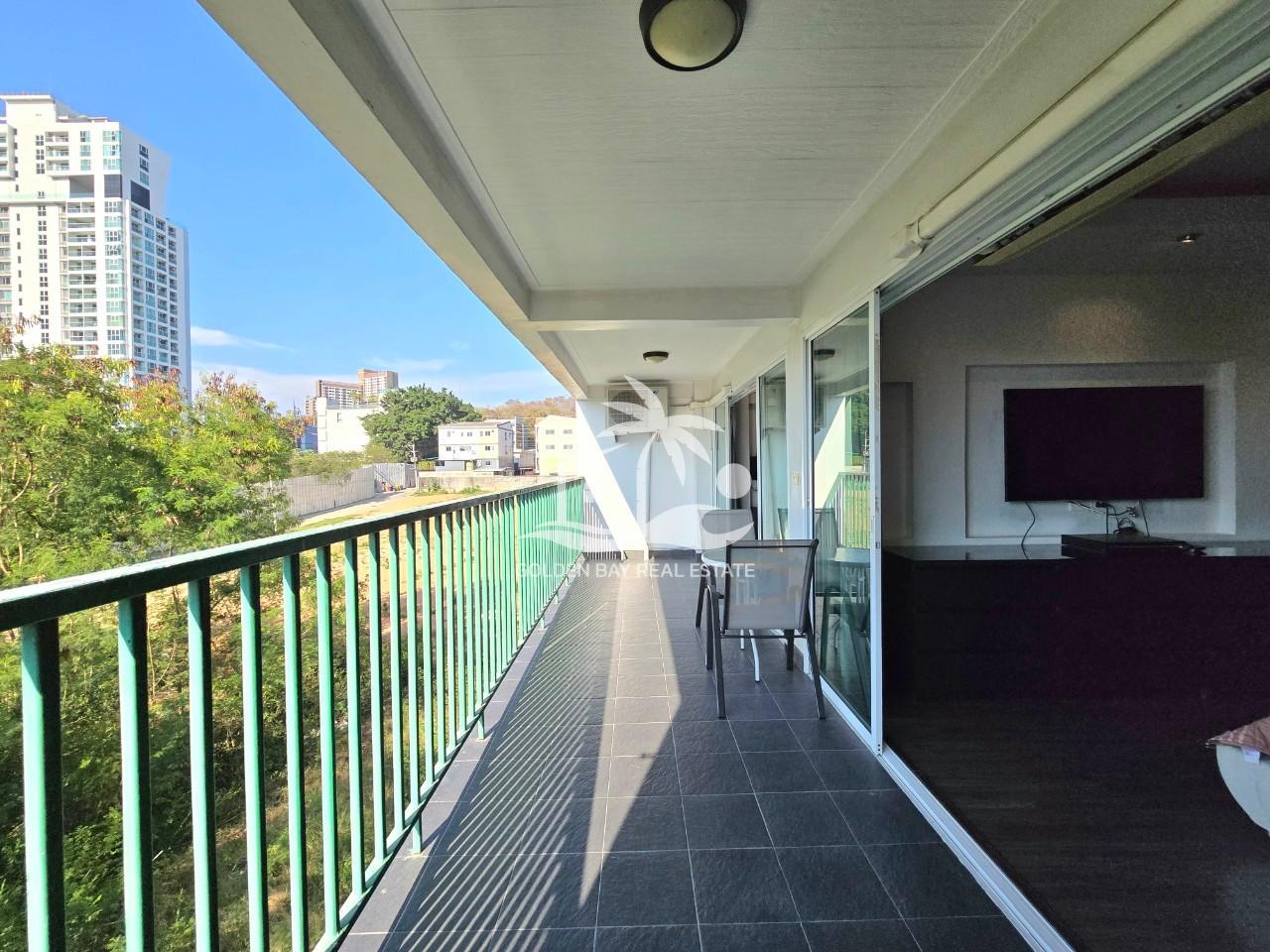 Sombat Pattaya Condotel – Pratumnak Hill