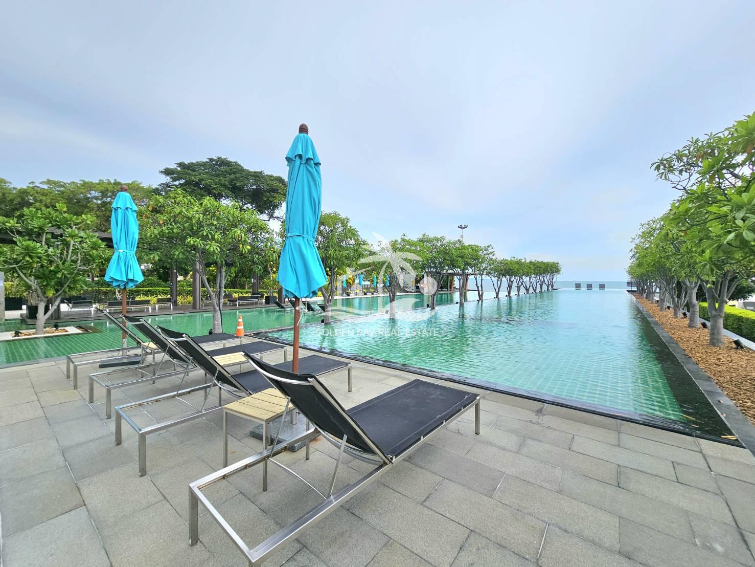 1530865_0 Reflection – Jomtien
