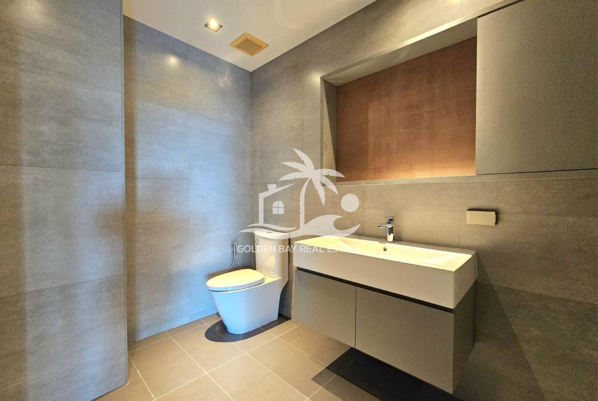 Ananya Beachfront Condominium – Wongamat