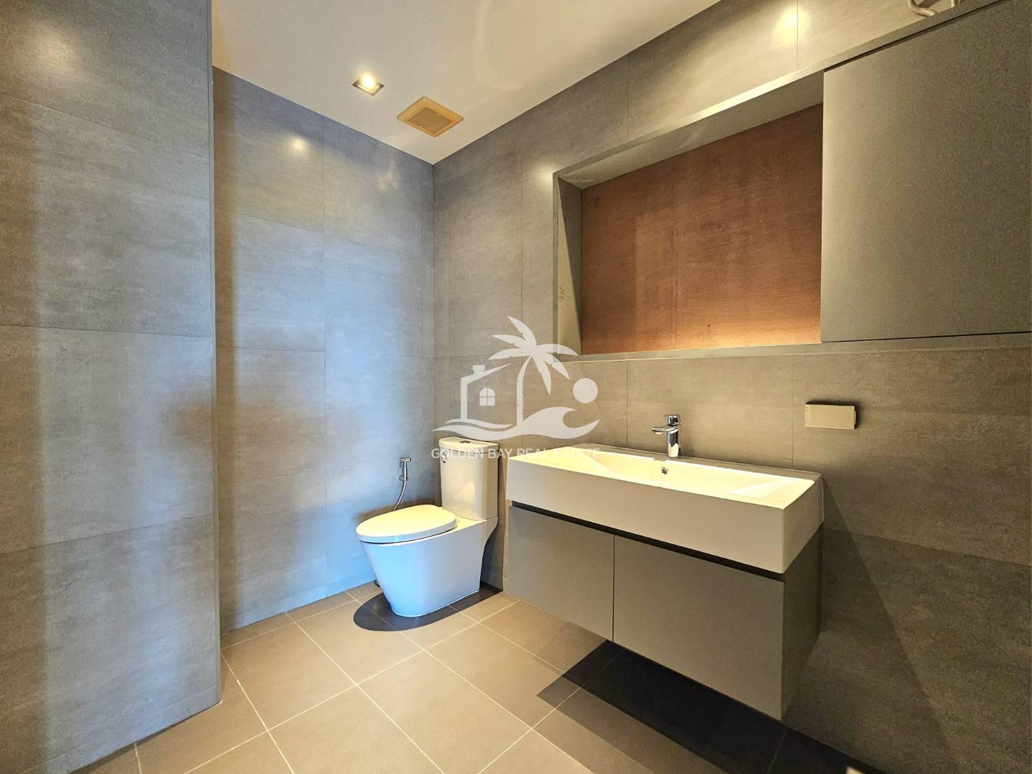 Ananya Beachfront Condominium – Wongamat