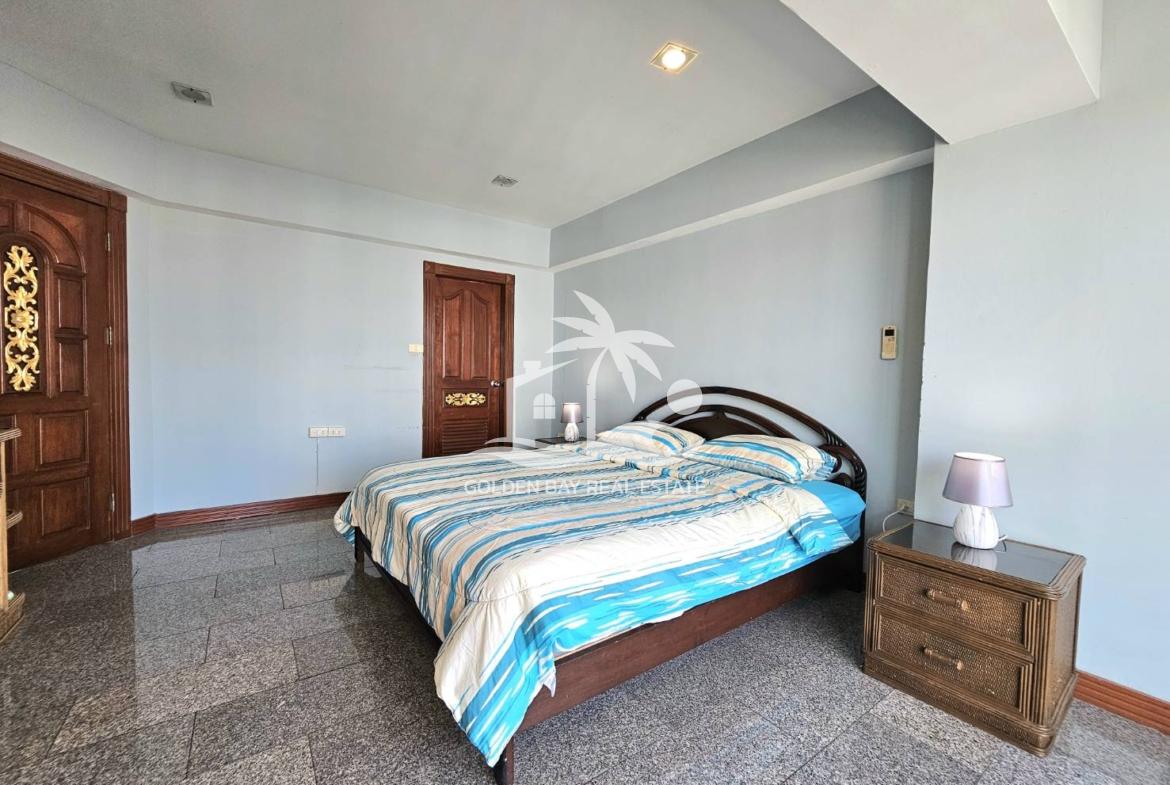 Sombat Pattaya Condotel – Pratumnak Hill