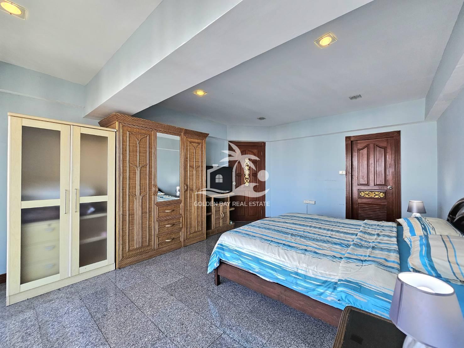 Sombat Pattaya Condotel – Pratumnak Hill