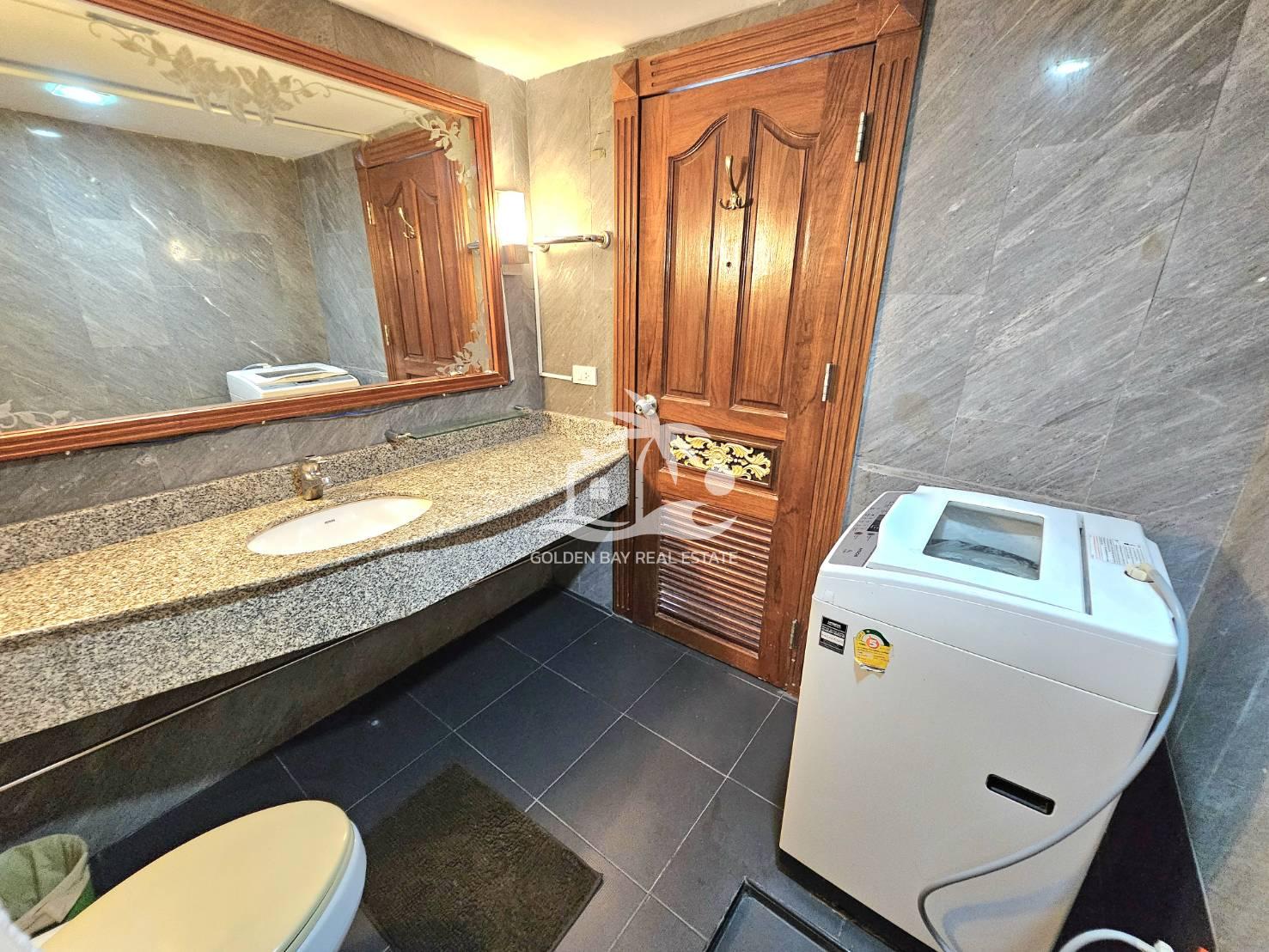 Sombat Pattaya Condotel – Pratumnak Hill
