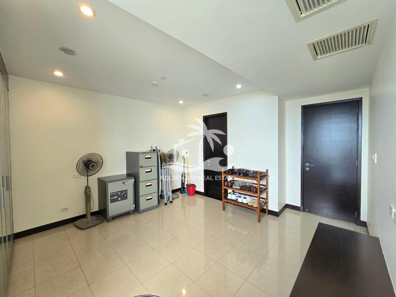 240820 (11) La Royale Beach – Na Jomtien