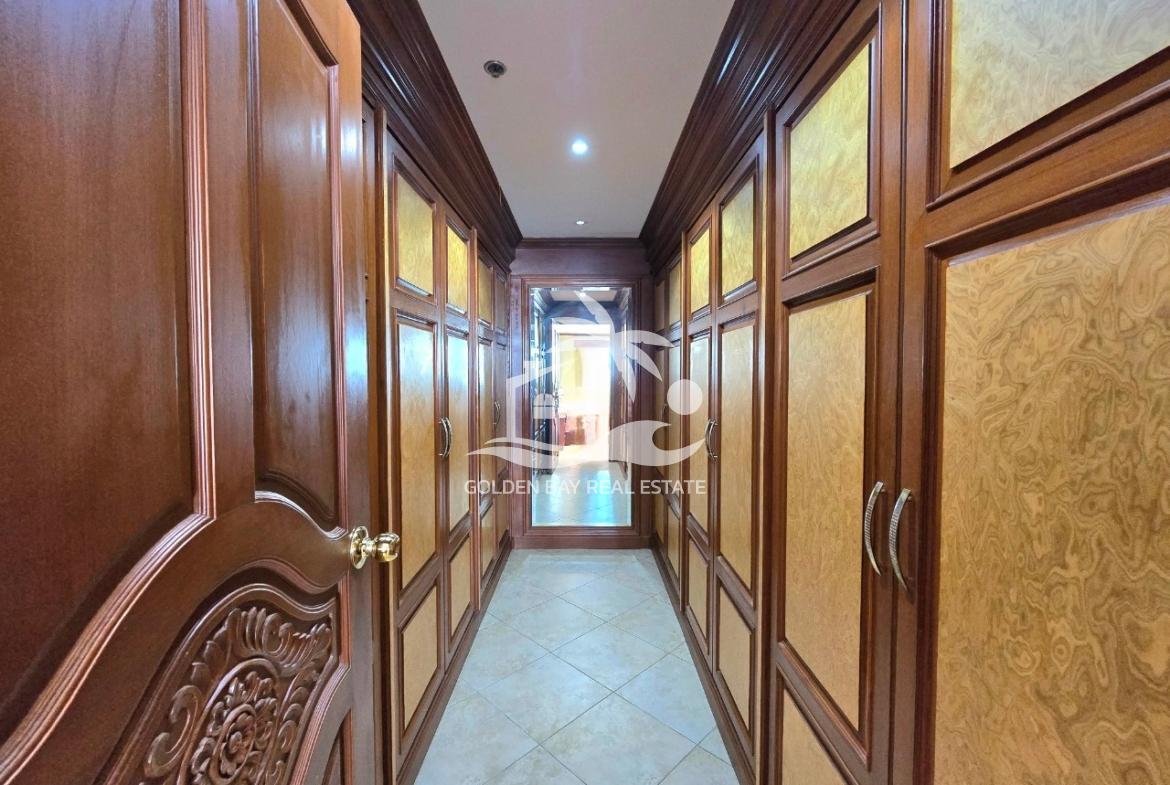 Nirvana Place – Pratumnak Hill