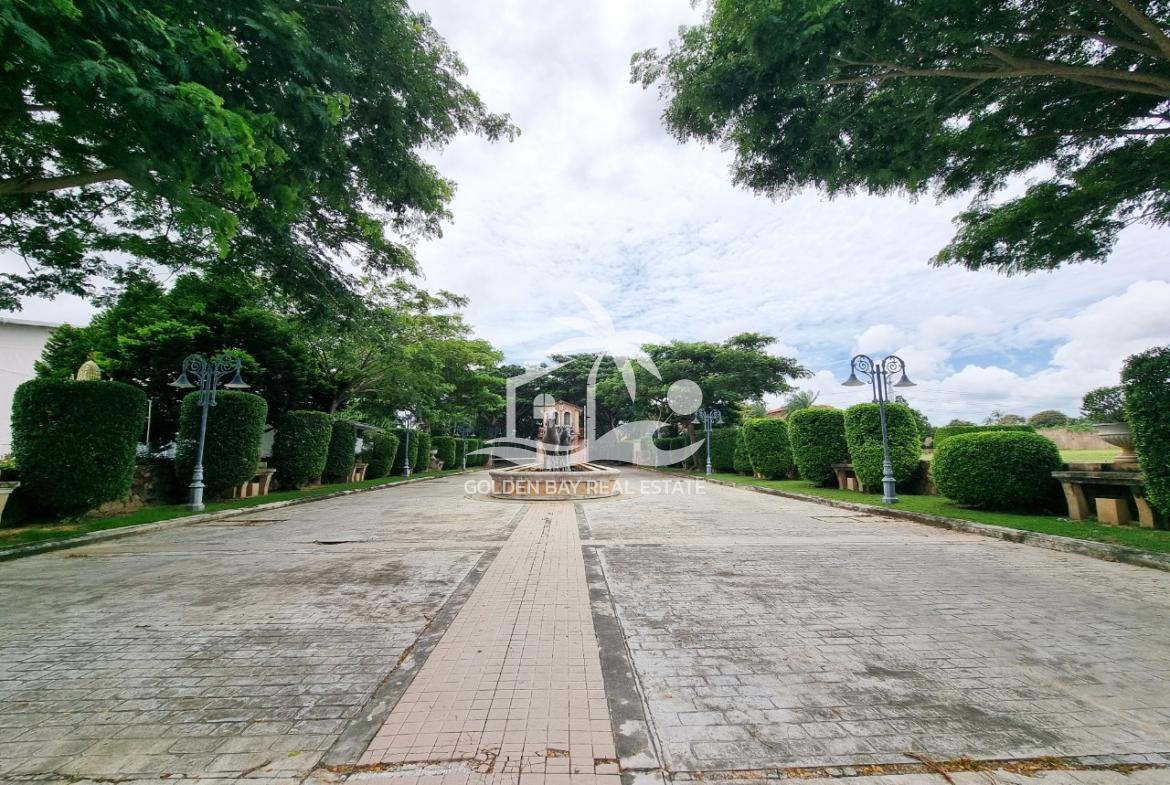 Nusa Chivani – Bang Saray