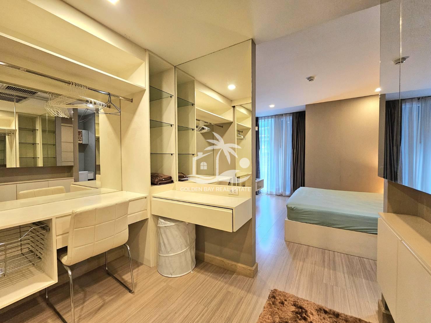 1570567_0 Apus – Pattaya City