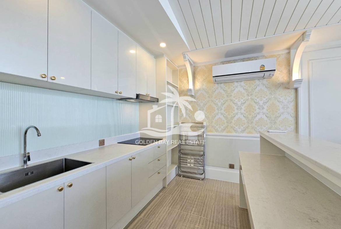 Grand Florida Beachfront – Na Jomtien