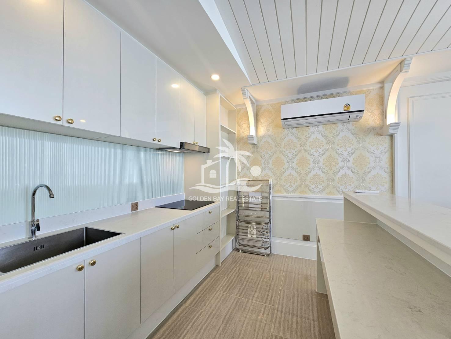 Grand Florida Beachfront – Na Jomtien