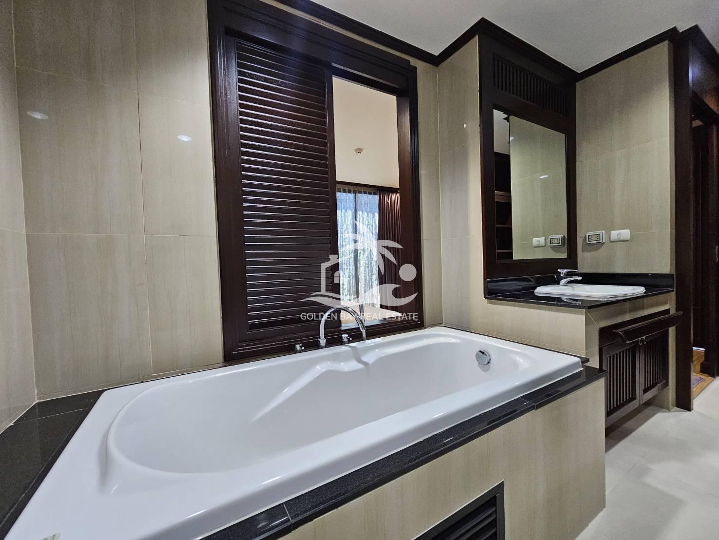 1586164_0 Prime Suites – Pattaya City
