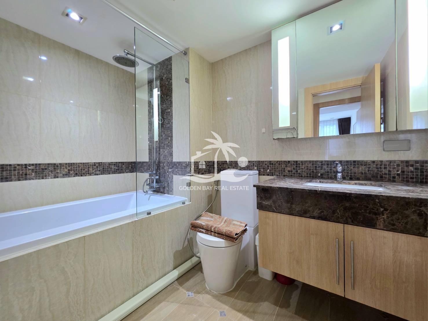 1754064_0 The Cliff Residence – Pratumnak Hill