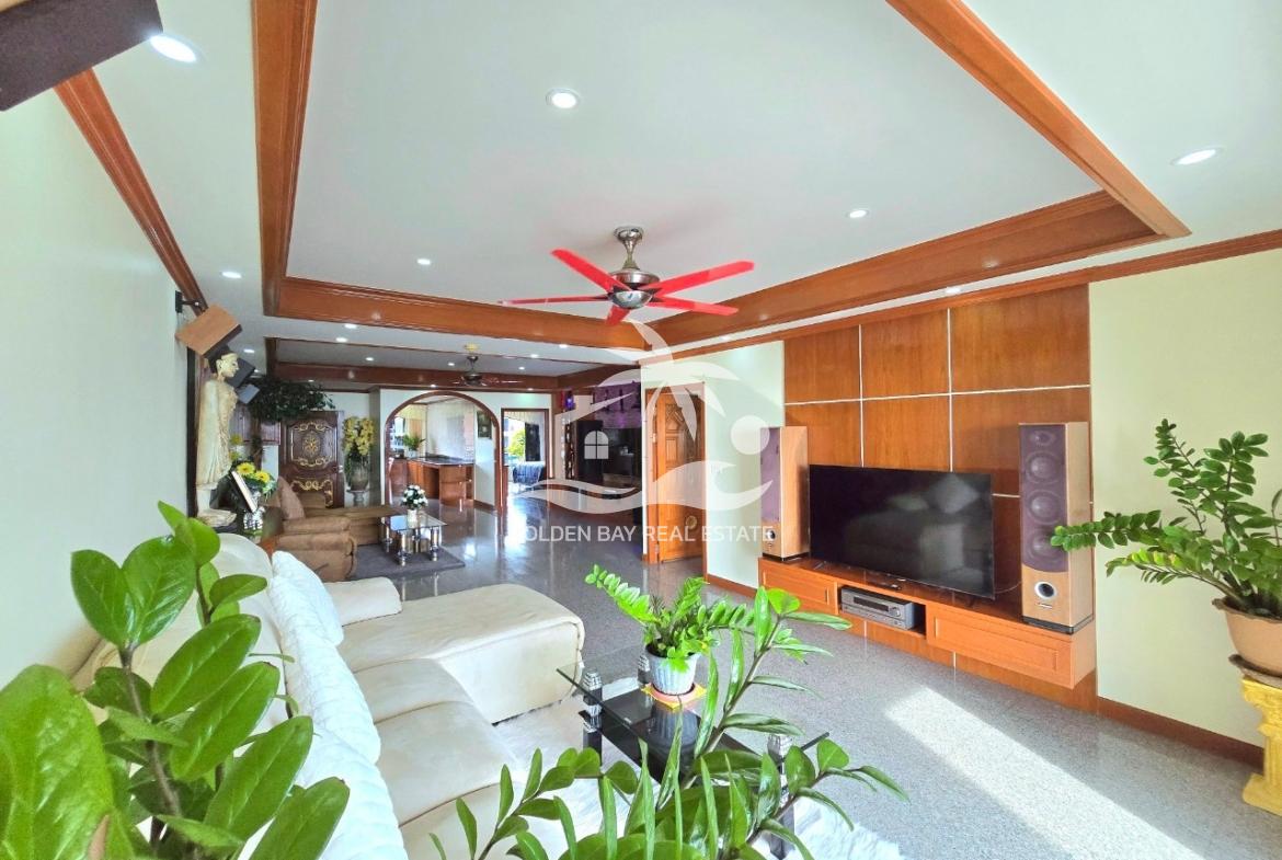 Jomtien Plaza – Jomtien