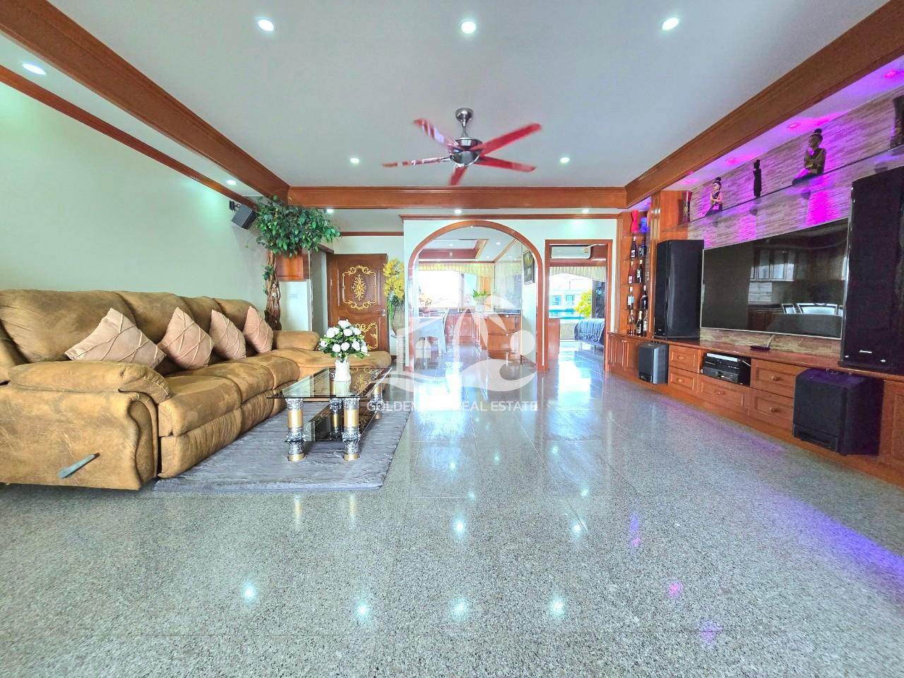 Jomtien Plaza – Jomtien