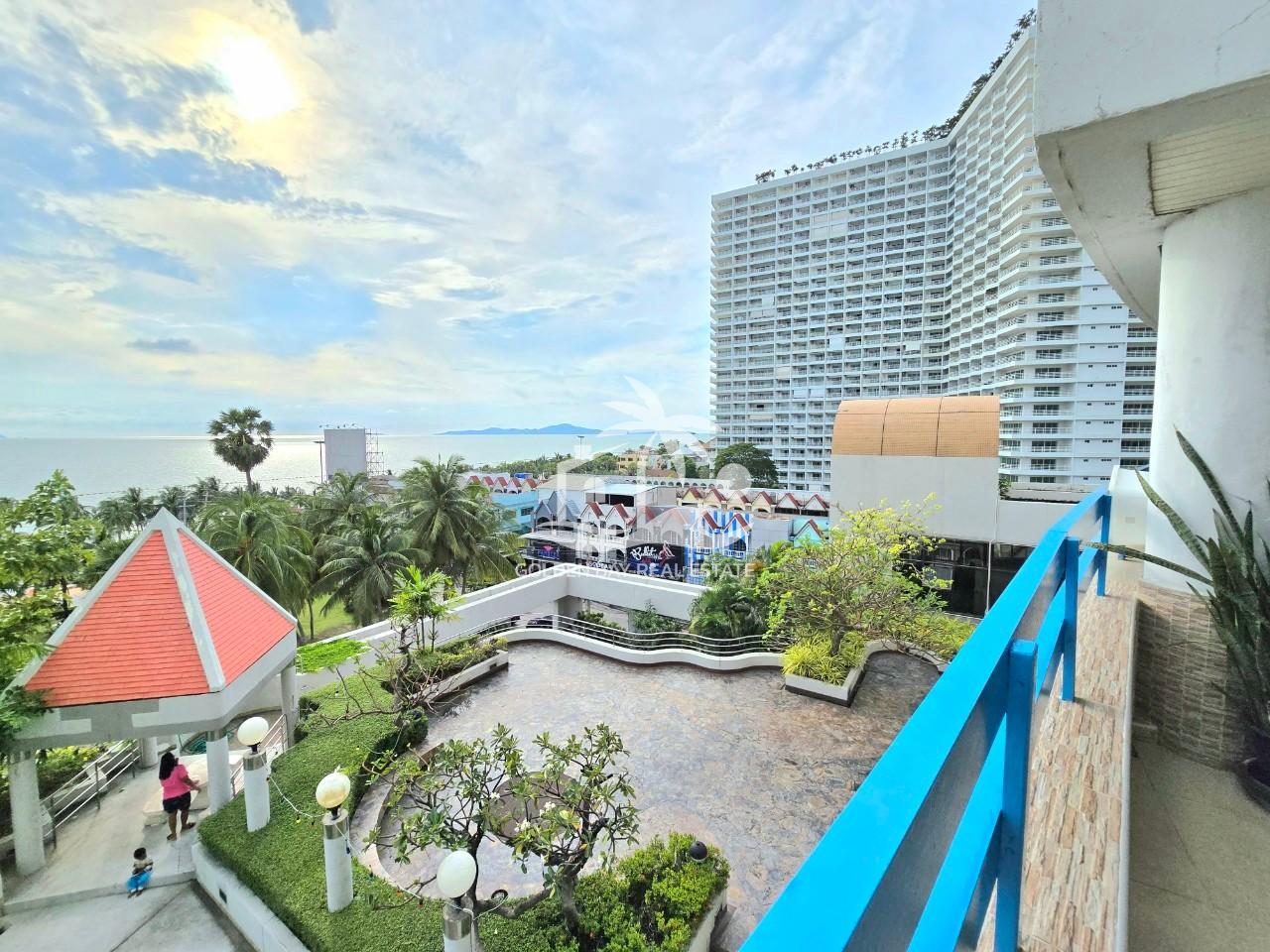 Jomtien Plaza – Jomtien