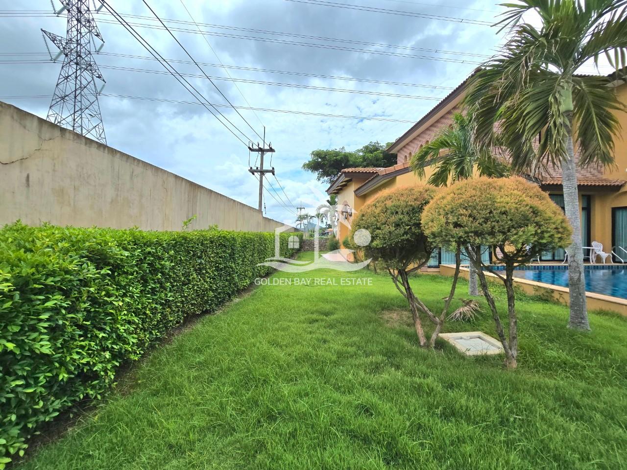 Nusa Chivani – Bang Saray