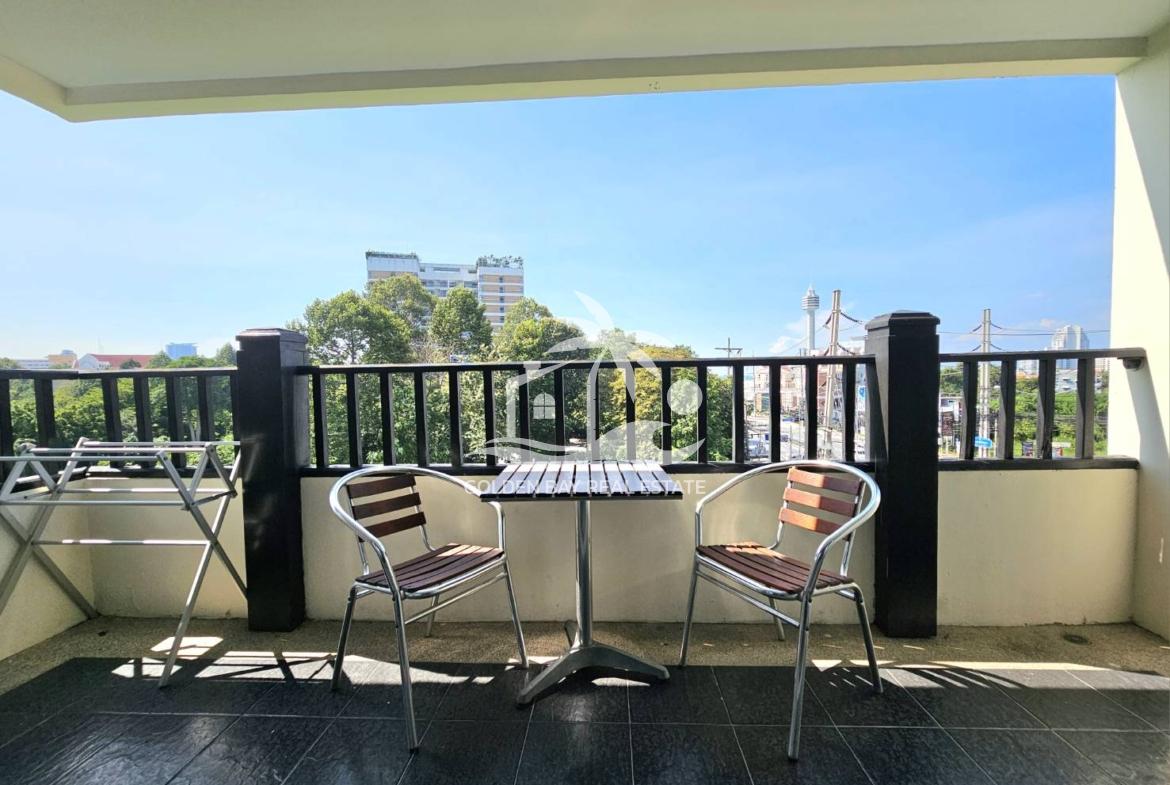 Nirvana Place – Pratumnak Hill