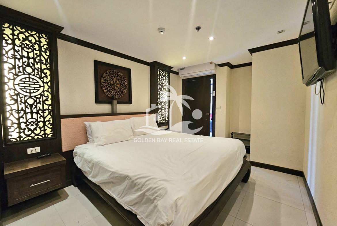 Nirvana Place – Pratumnak Hill