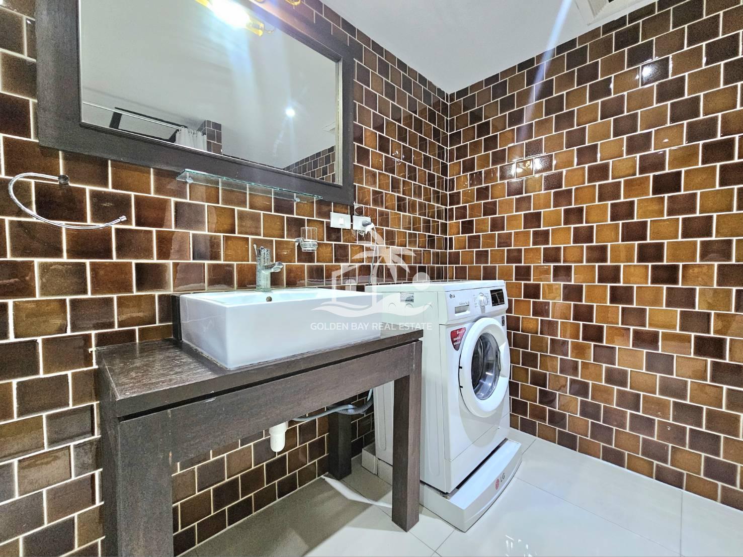 1589696_0 Nirvana Place – Pratumnak Hill