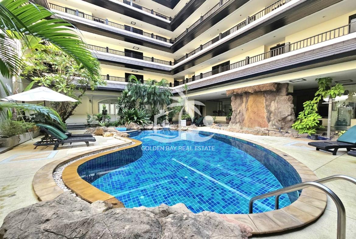 Nirvana Place – Pratumnak Hill