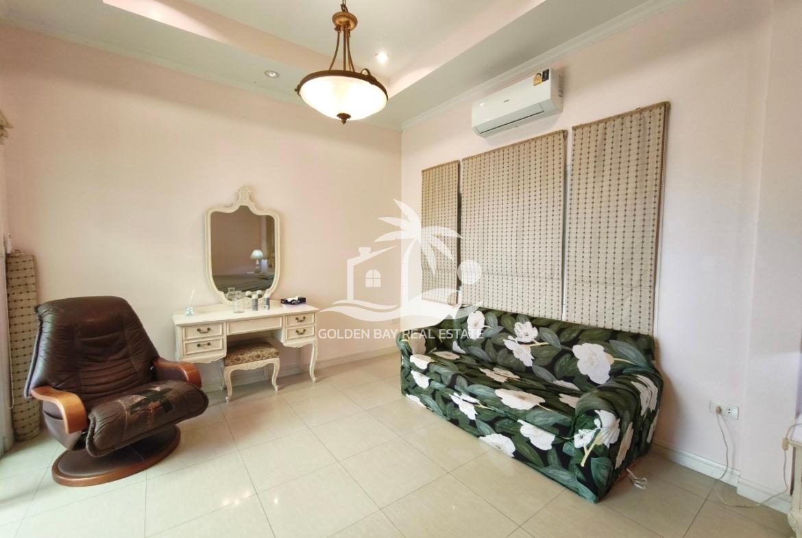 Jomtien Palace – Jomtien