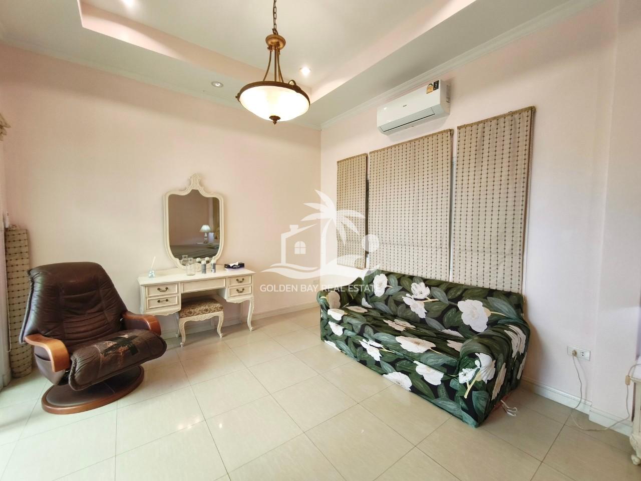 Jomtien Palace – Jomtien