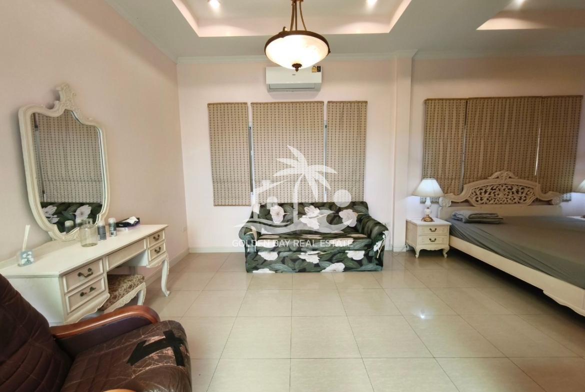 Jomtien Palace – Jomtien